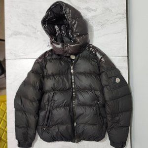 Moncler Chevalier Down Jacket Men Black Size 6